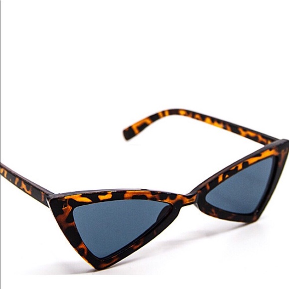 Coachella Edgy Sunglasses - Picture 4 of 8